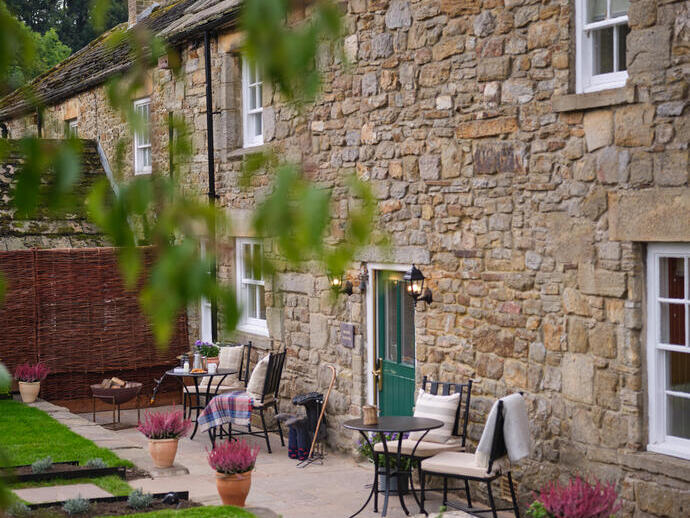 Giardino del pub e retro del Lord Crewe Arms, Gloucestershire