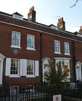 Exterior de una hilera de casas adosadas