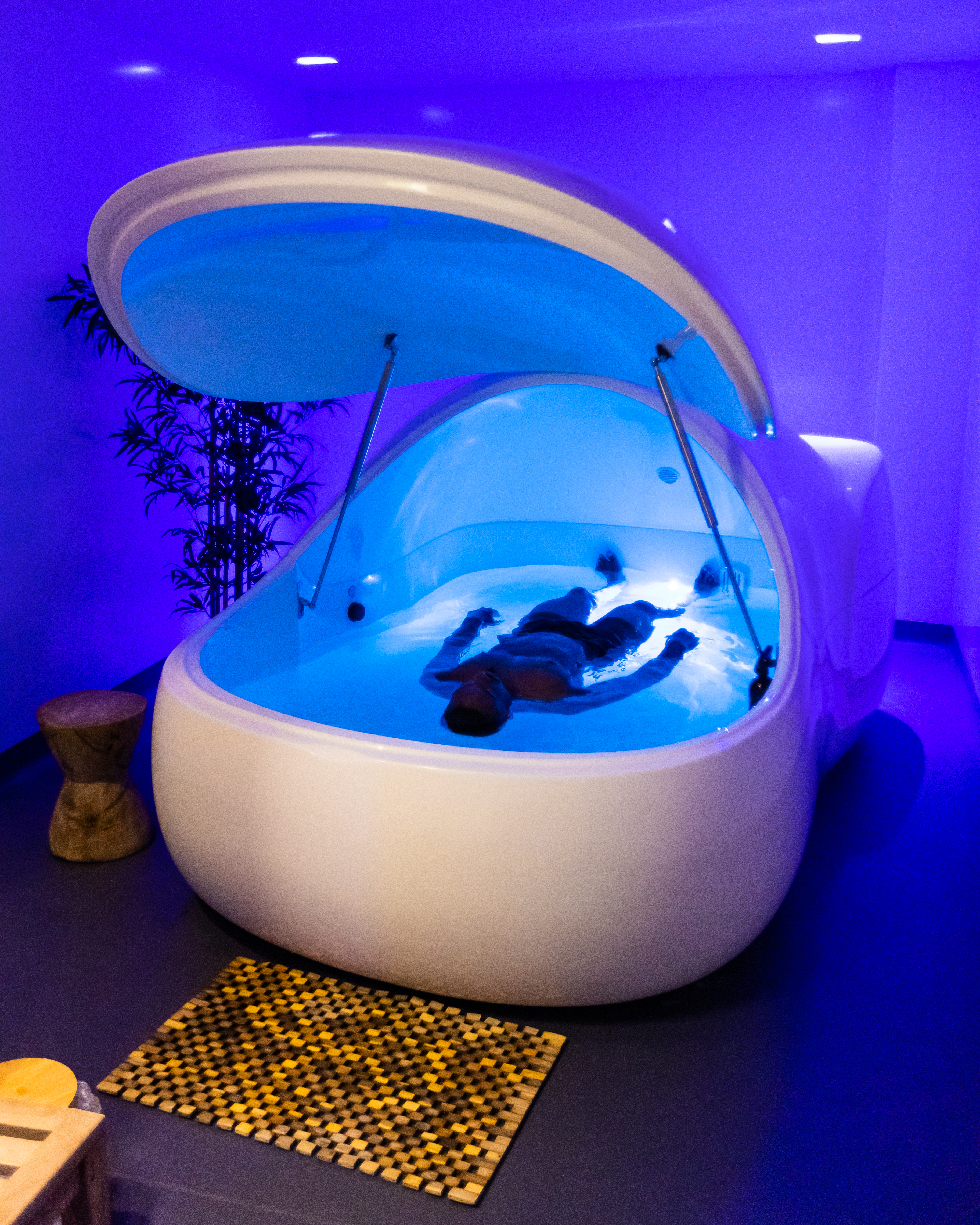A man floats in at pod at Float Works