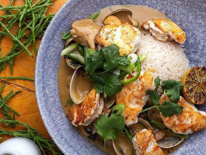 منظر من أعلى لطبق في مطعم The Old Boathouse في نورثمبرلاند