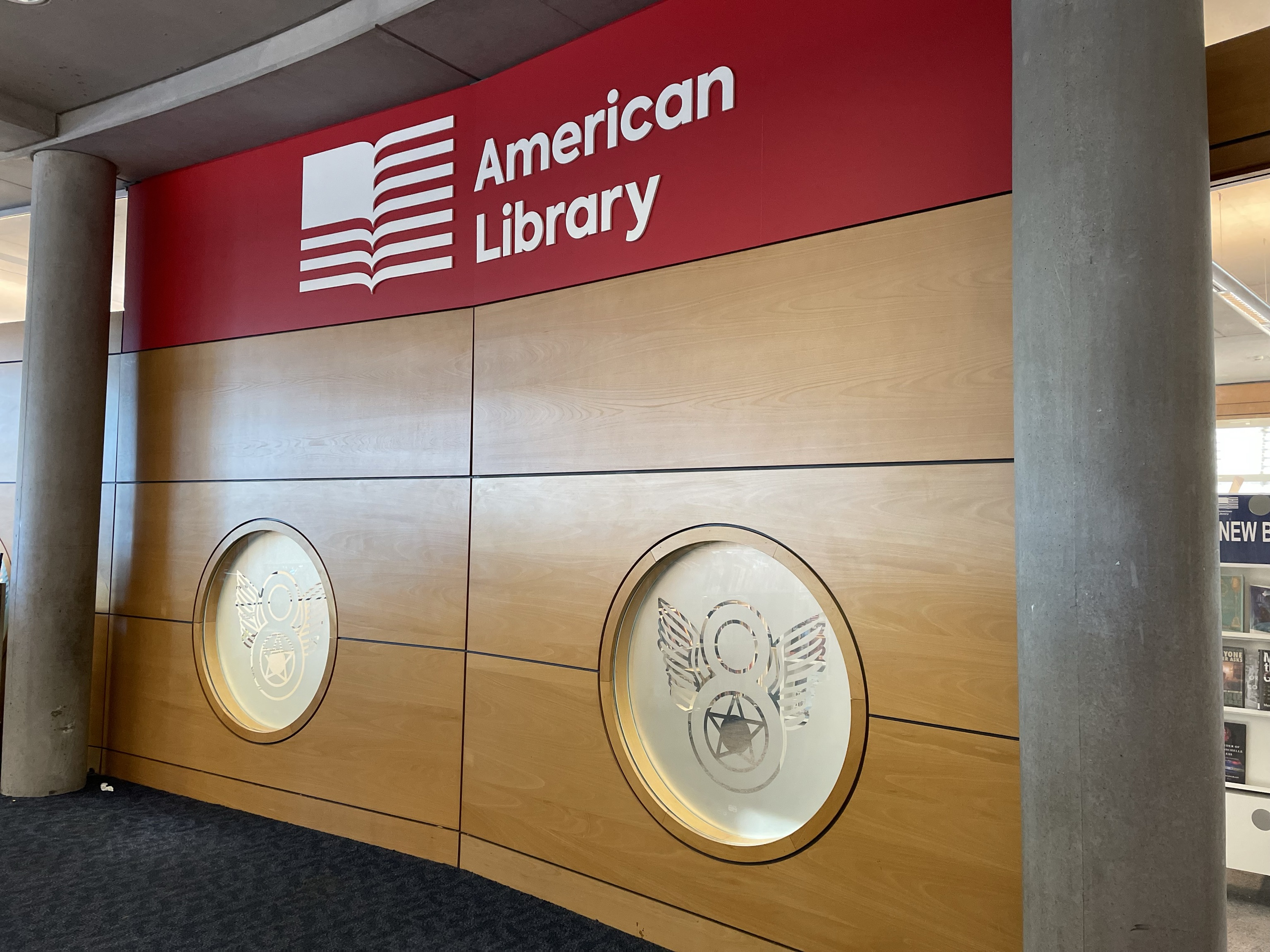 Die Türen zur American Library in Norwich