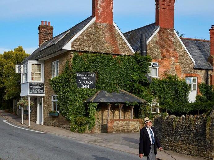 Outside view of the Acorn Inn