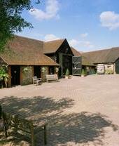 Una foto esterna della Chiltern Valley Winery and Brewery