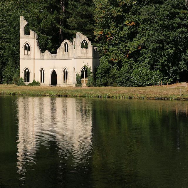 Painshill Park with lake in the foreground