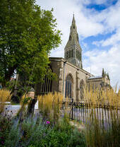 An outdoor view of Leicester Cathedral