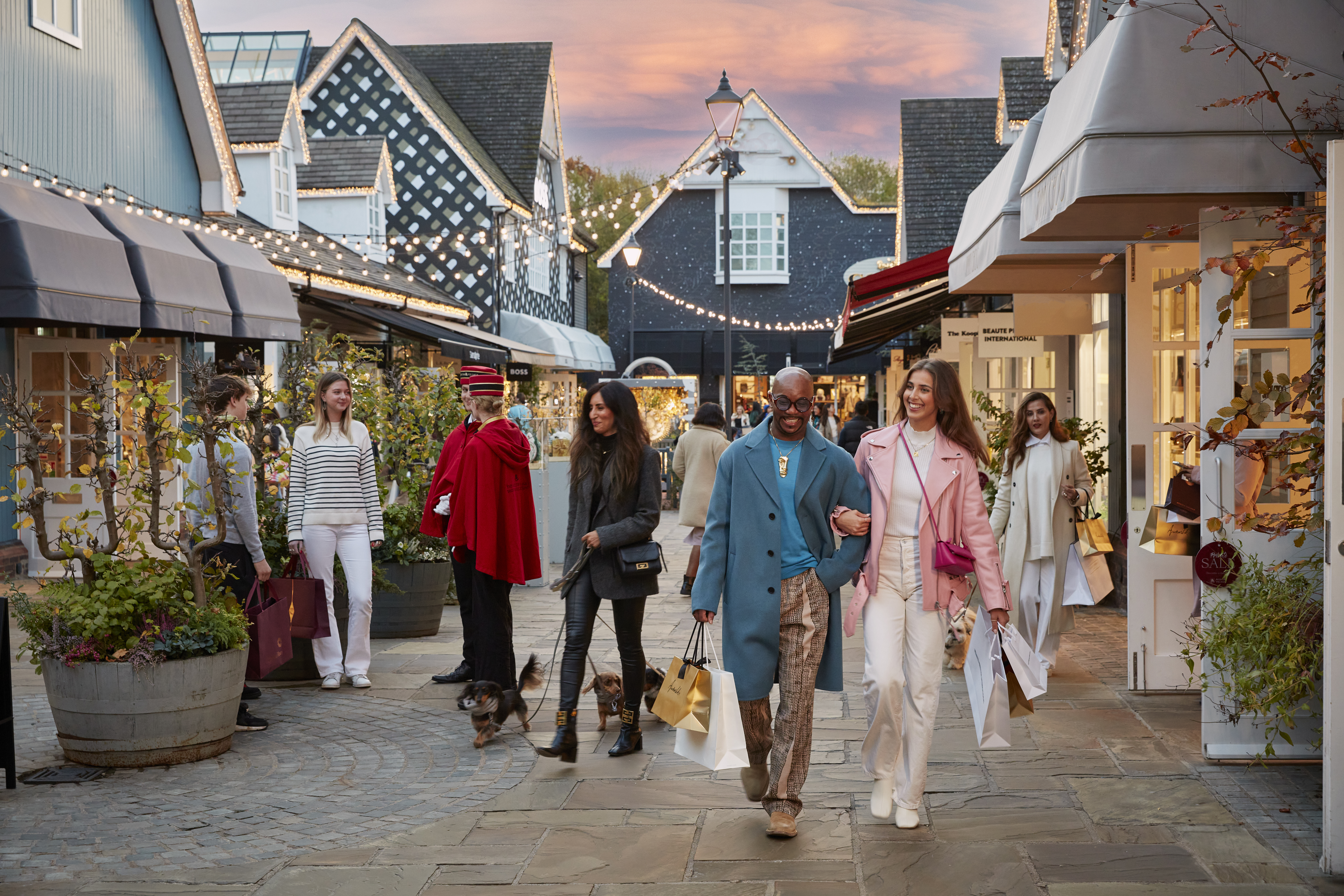 Lots of people walking through Bicester Village