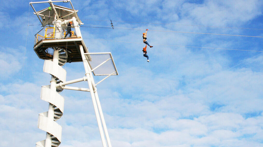 Menschen bei Brighton Zip