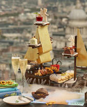 Peter Pan Afternoon Tea im Aqua Shard, entwickelt in Zusammenarbeit mit dem Great Ormond Street Children's Hospital