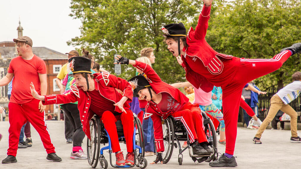 Artisti di strada al Norfolk & Norwich Festival