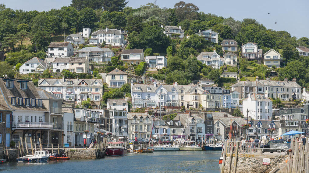 Maisons pittoresques sur la côte de Looe, en Cornouailles