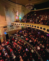 Público asistiendo a una representación en el Theatre Royal de Windsor