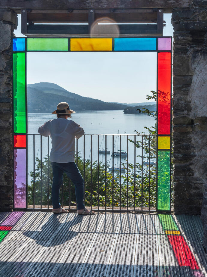 Viewing station overlooking a lake