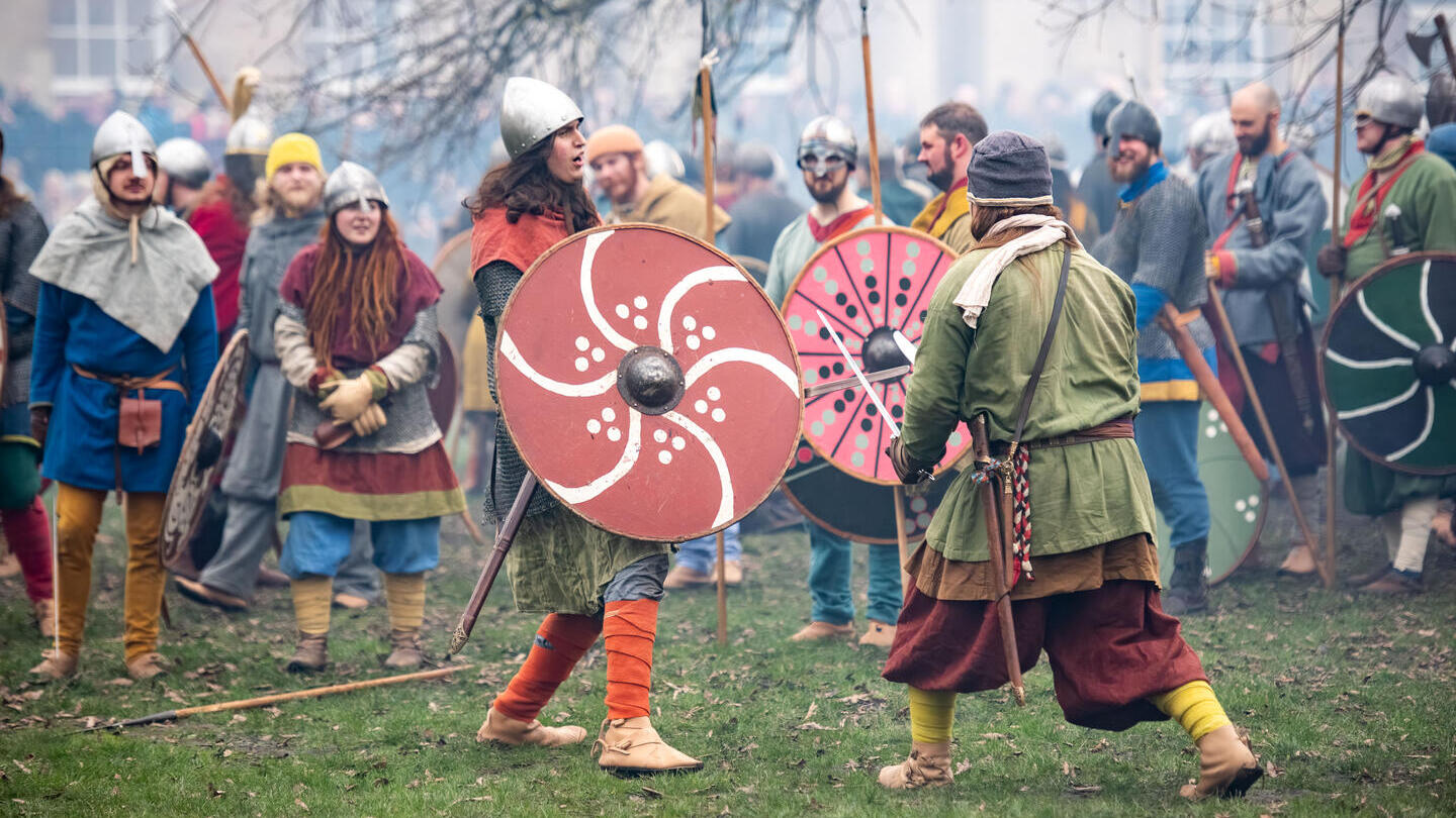 Un groupe de personnes au festival Viking de Jorvik, à York