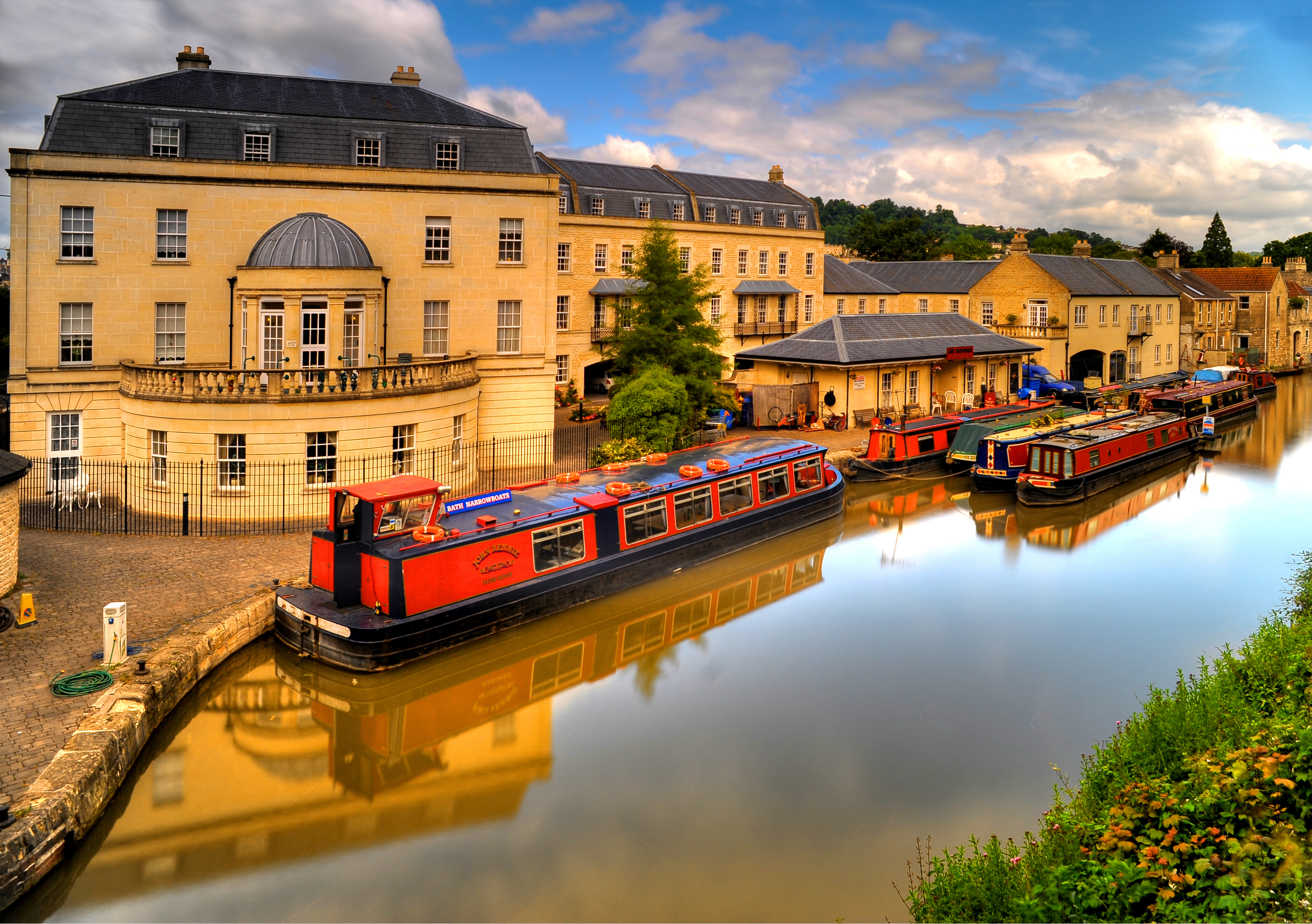 Bath Narrowboats, Kennett and Avon Canal.