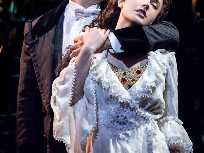 عرض Phantom of the Opera على خشبة المسرح في لندن
