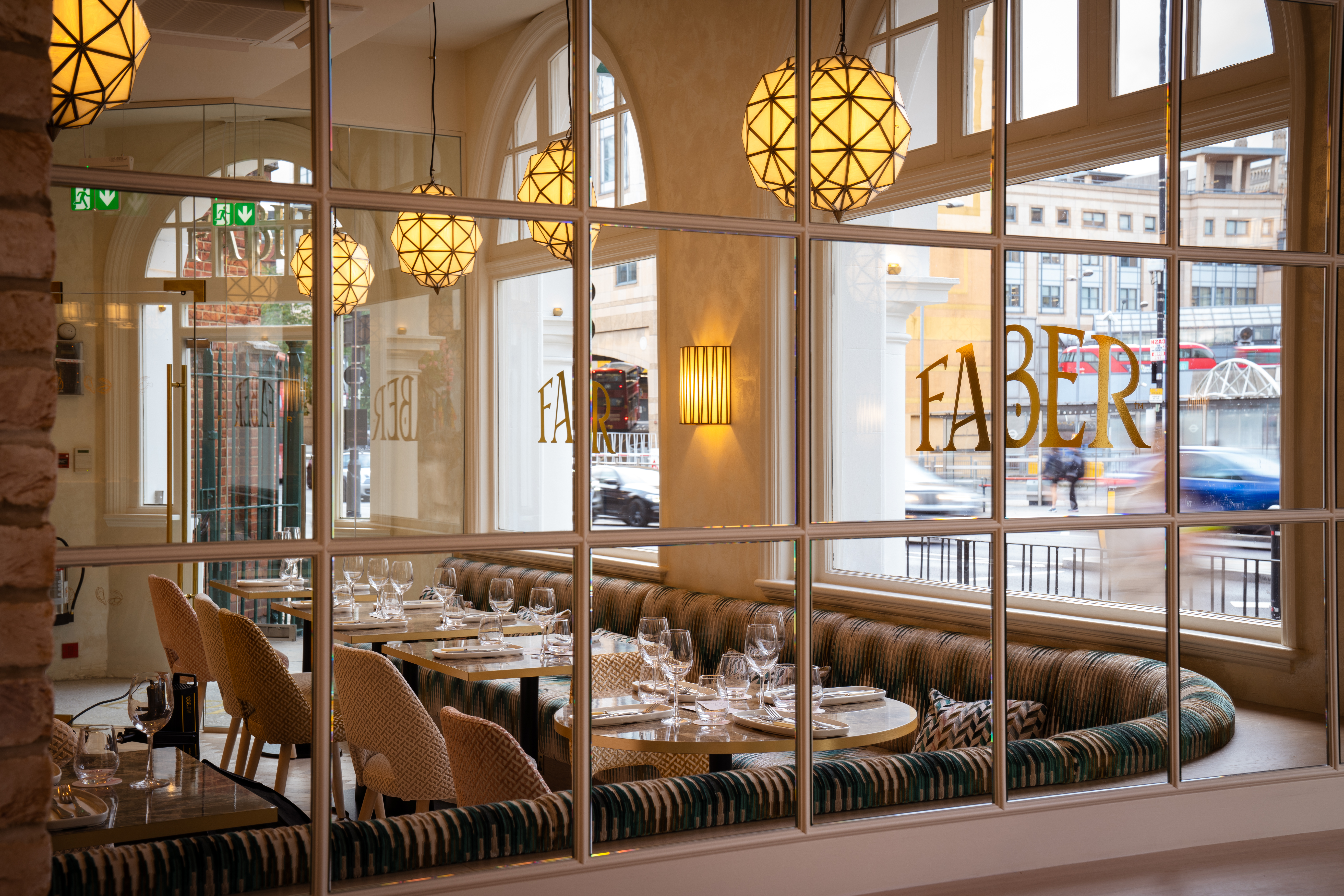 Vue intérieure du restaurant Faber, à Hammersmith, Londres