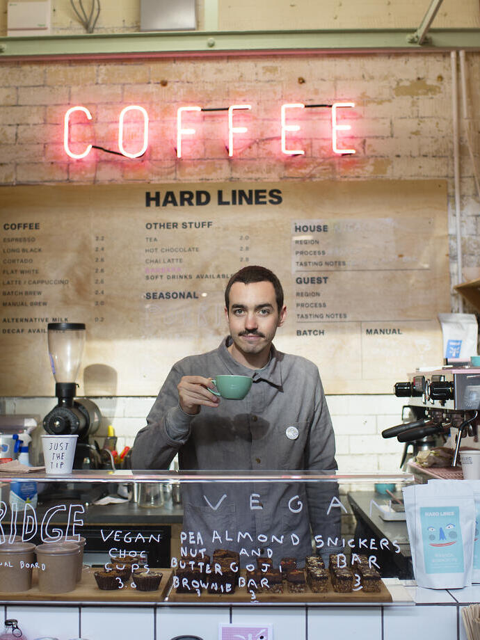 Bancarella di caffè all'interno del Cardiff Central Market a Cardiff, Galles