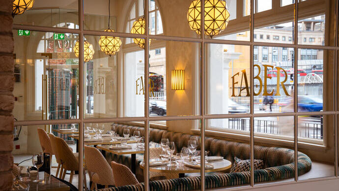 Vue intérieure du restaurant Faber, à Hammersmith, Londres