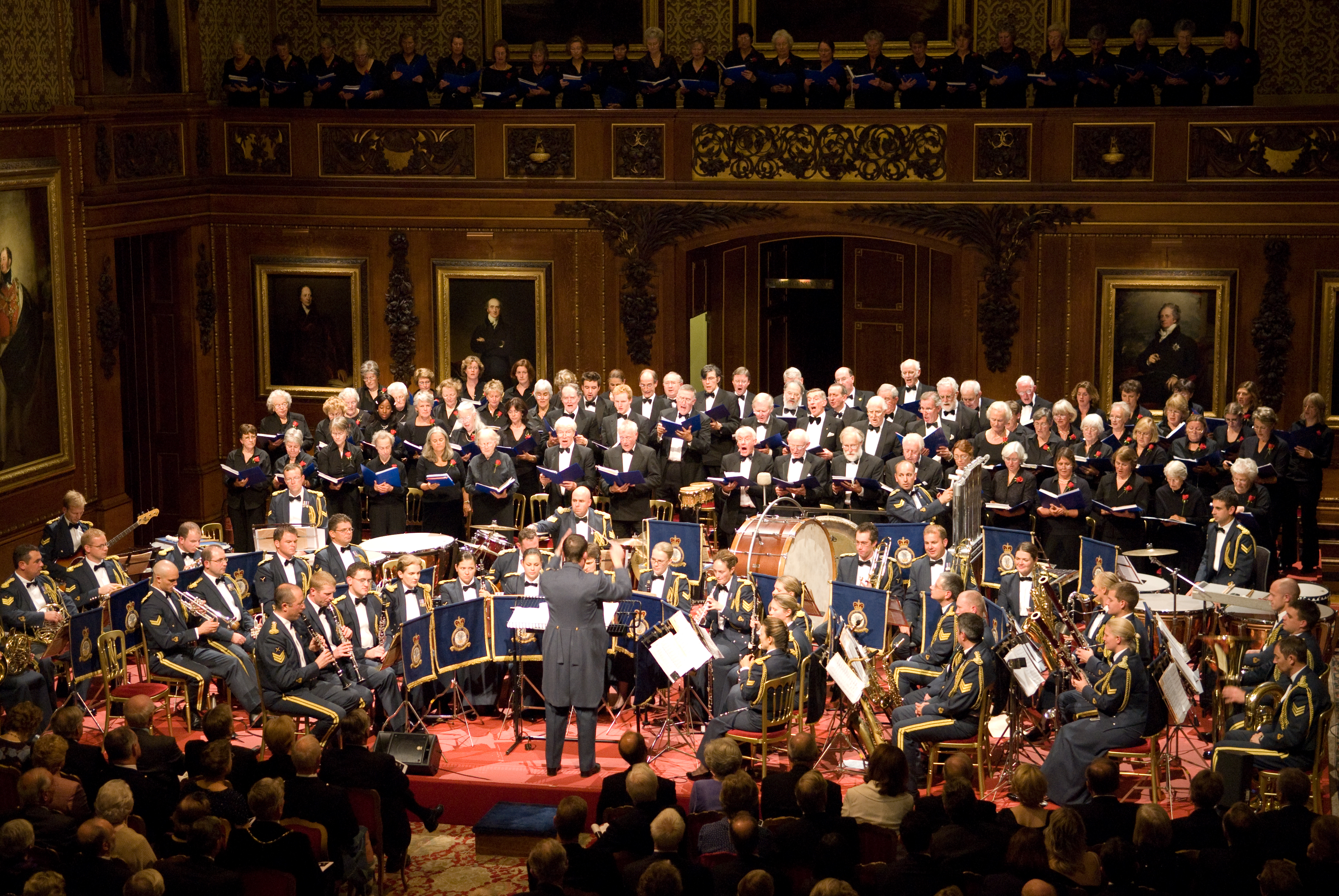 Un'orchestra che si esibisce sul palco nell'ambito del Windsor Festival