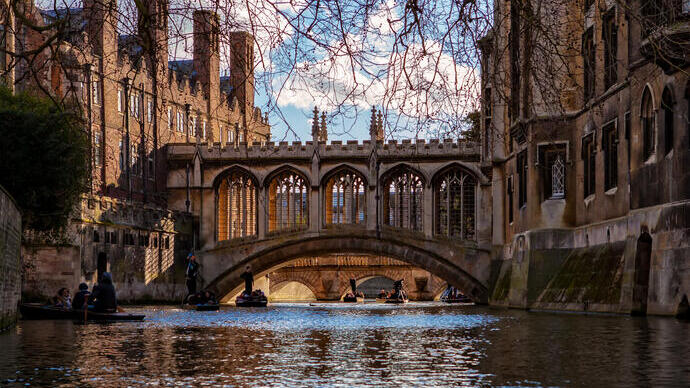 Brücke über den Fluss Cam zwischen dem Third Court und dem New Court des St John's College, Universität Cambridge