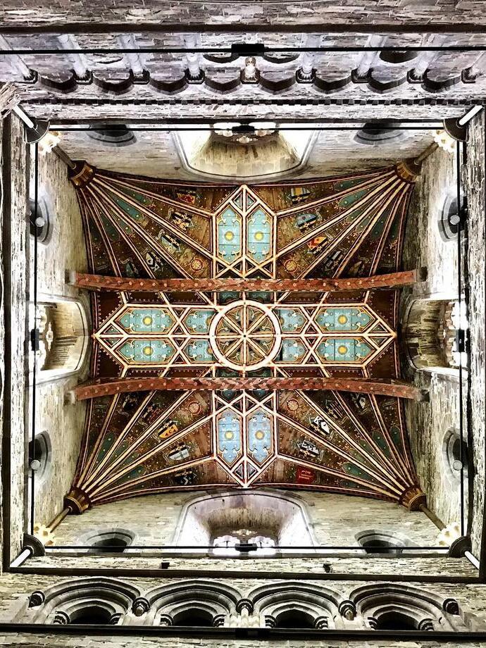 Vue aérienne de l'intérieur de la cathédrale St Davids, au Pays de Galles