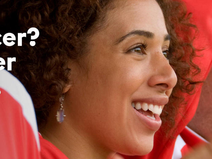 Bannière publicitaire pour le football au Royaume-Uni, en lien avec la Coupe du monde féminine de la FIFA