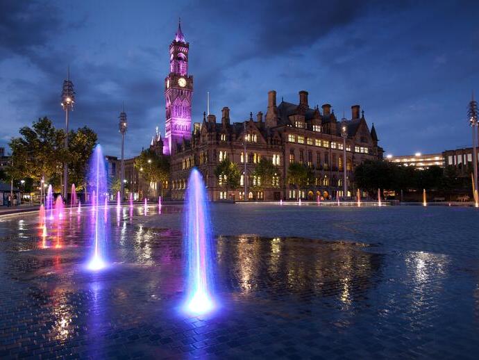City centre with water and fountains at night