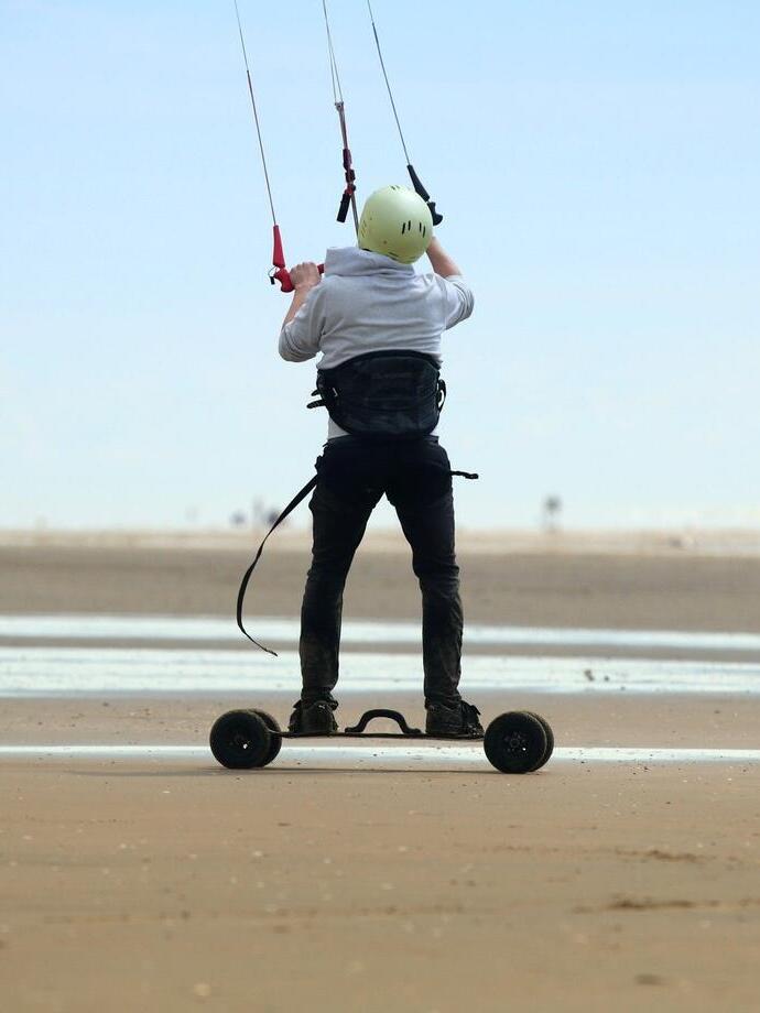 Landboarding, Kite Surfing Centre