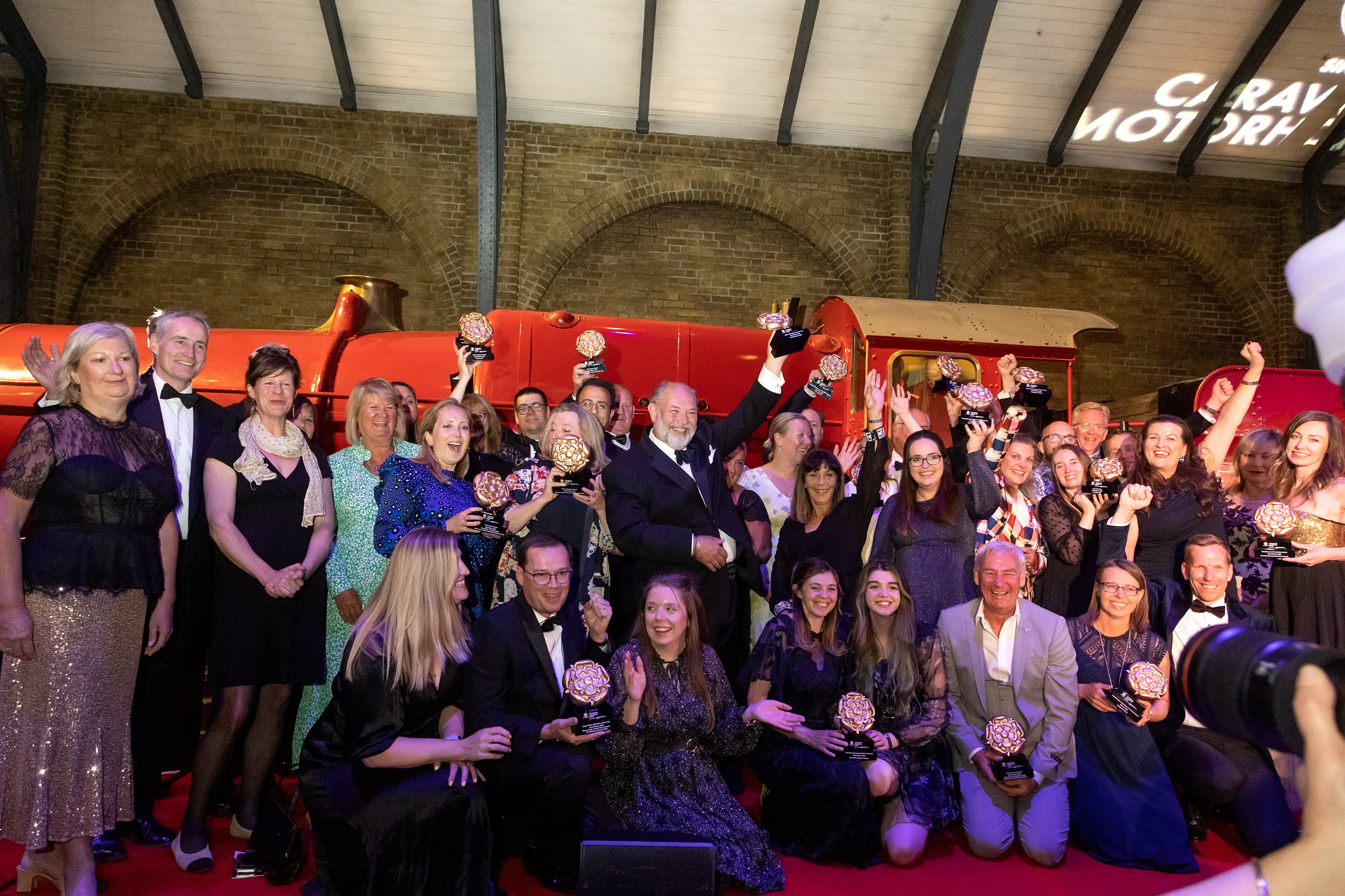 Photo de groupe des lauréats du prix d'or aux VisitEngland Awards for Excellence 2023.