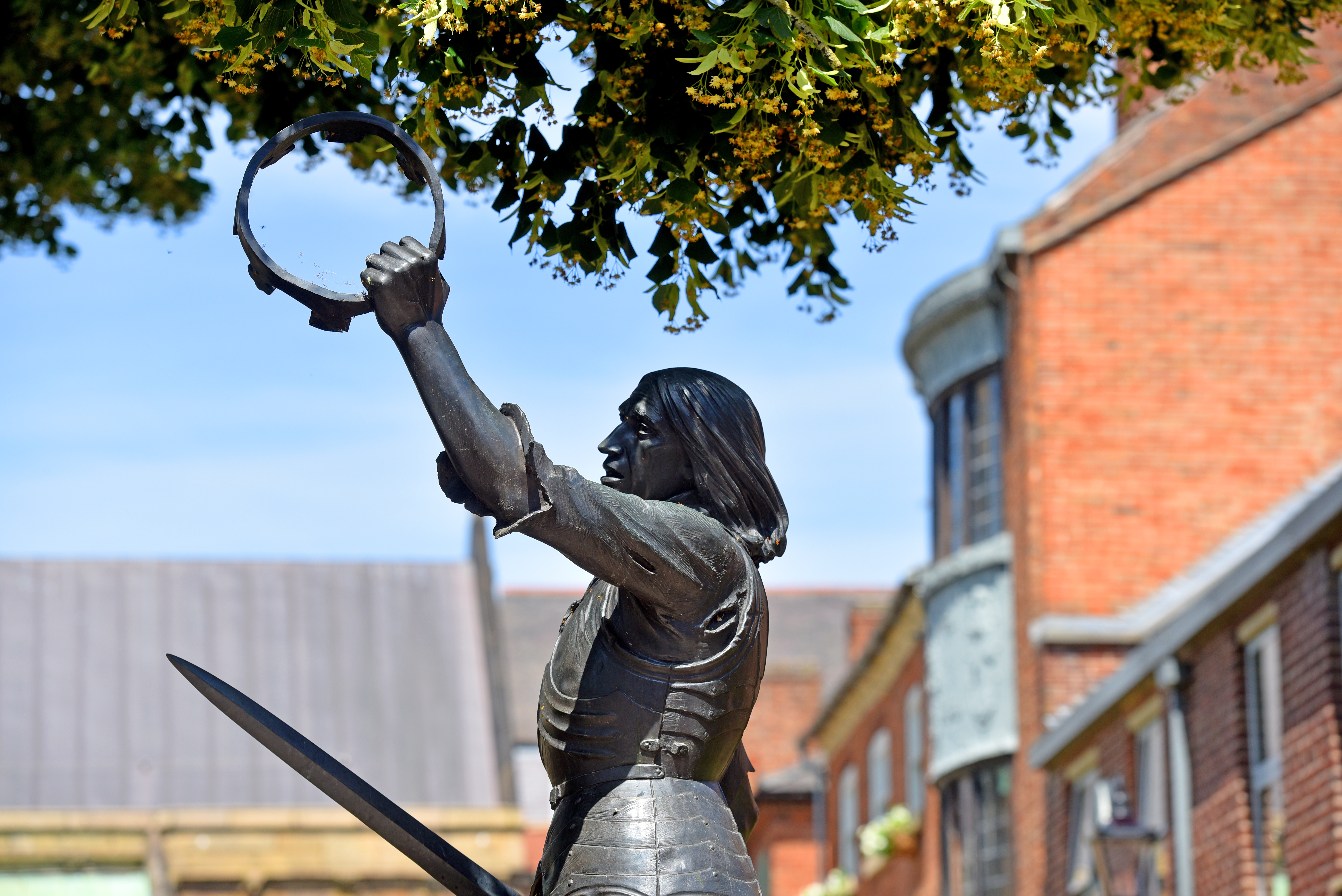 The King Richard III statue in Leicester