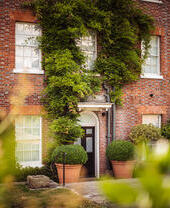 Newlands House Gallery