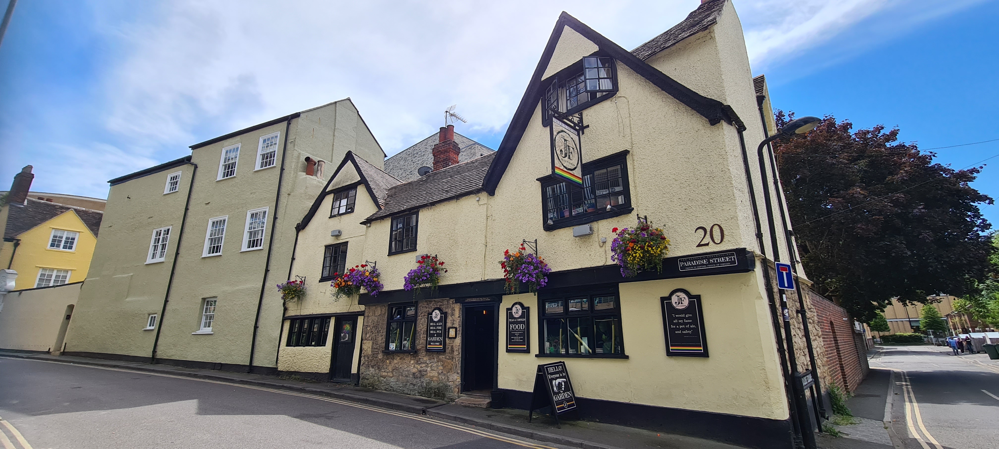 An outside shot of the Jolly Farmers in Oxford