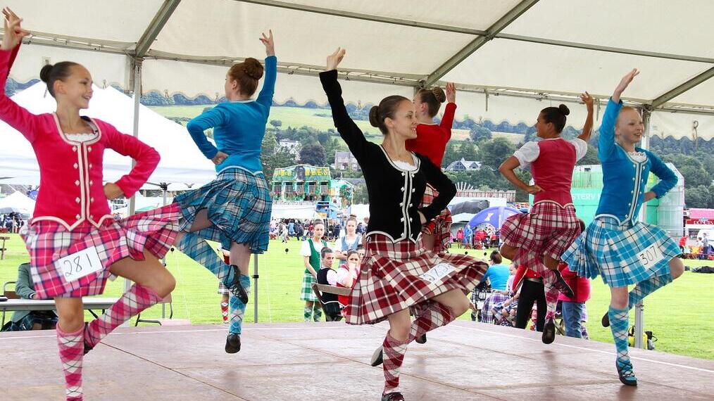 Tänzer bei den Bridge of Allan Highland Games