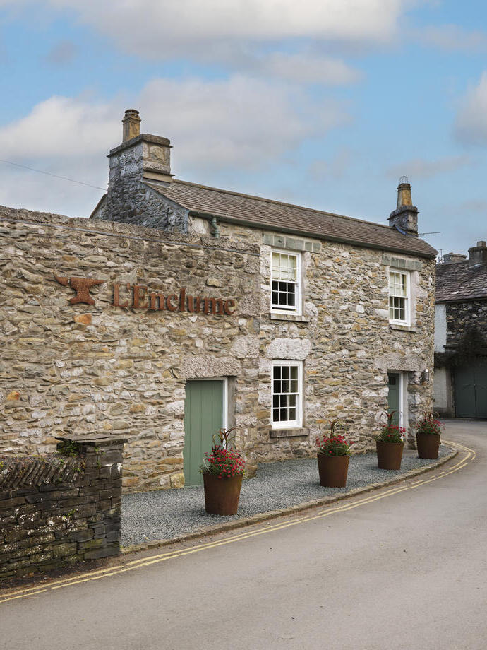 L'Enclume Exterior_012012_large.jpg