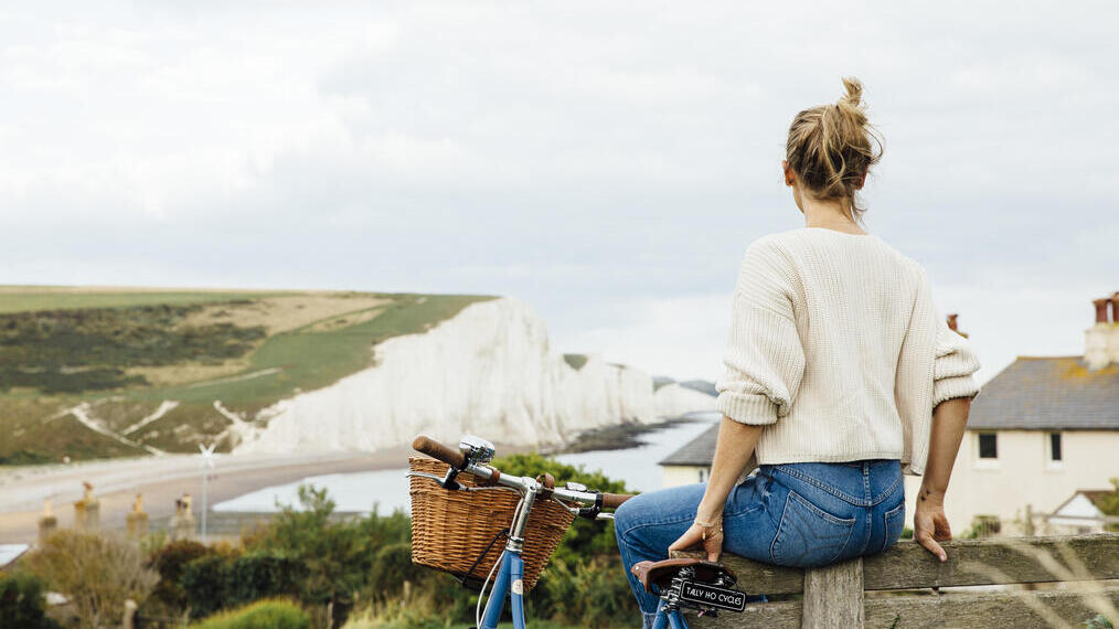 Coastguard cottages set on the cliffs with a view to Seven Sisters