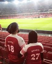 Paar im Emirates Stadium während einer Arsenal Stadium Tour