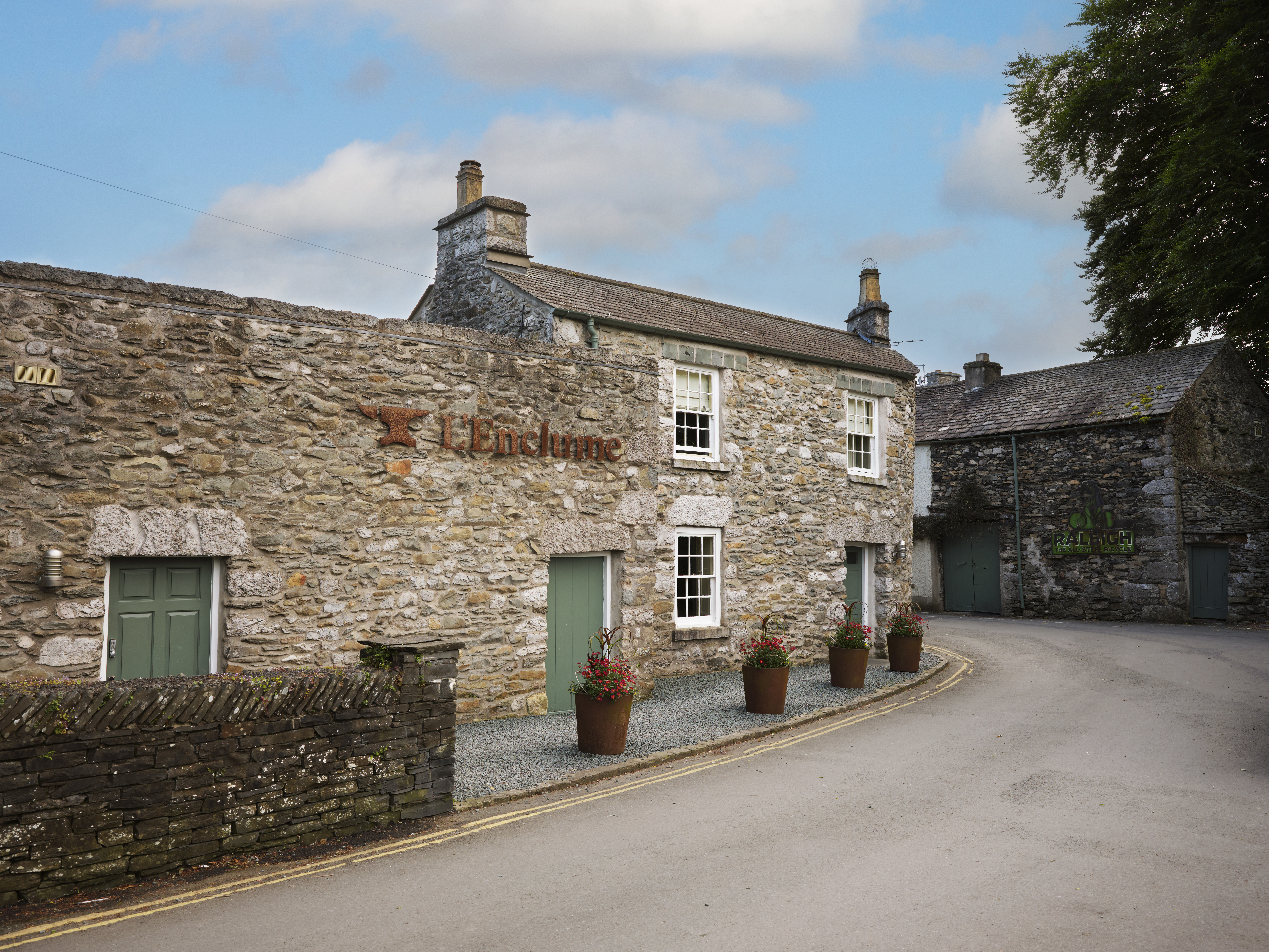 L'Enclume Exterior_012012_large.jpg