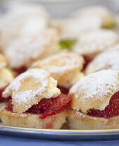 Scones with strawberries and cream
