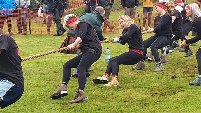 Tiro alla fune agli Highland Games dell'Isola di Skye