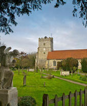 Vue extérieure d'une église à Cookham, dans le Berkshire