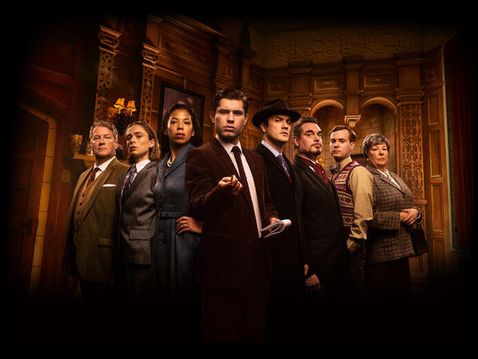 Acteurs sur scène dans MOUSETRAP