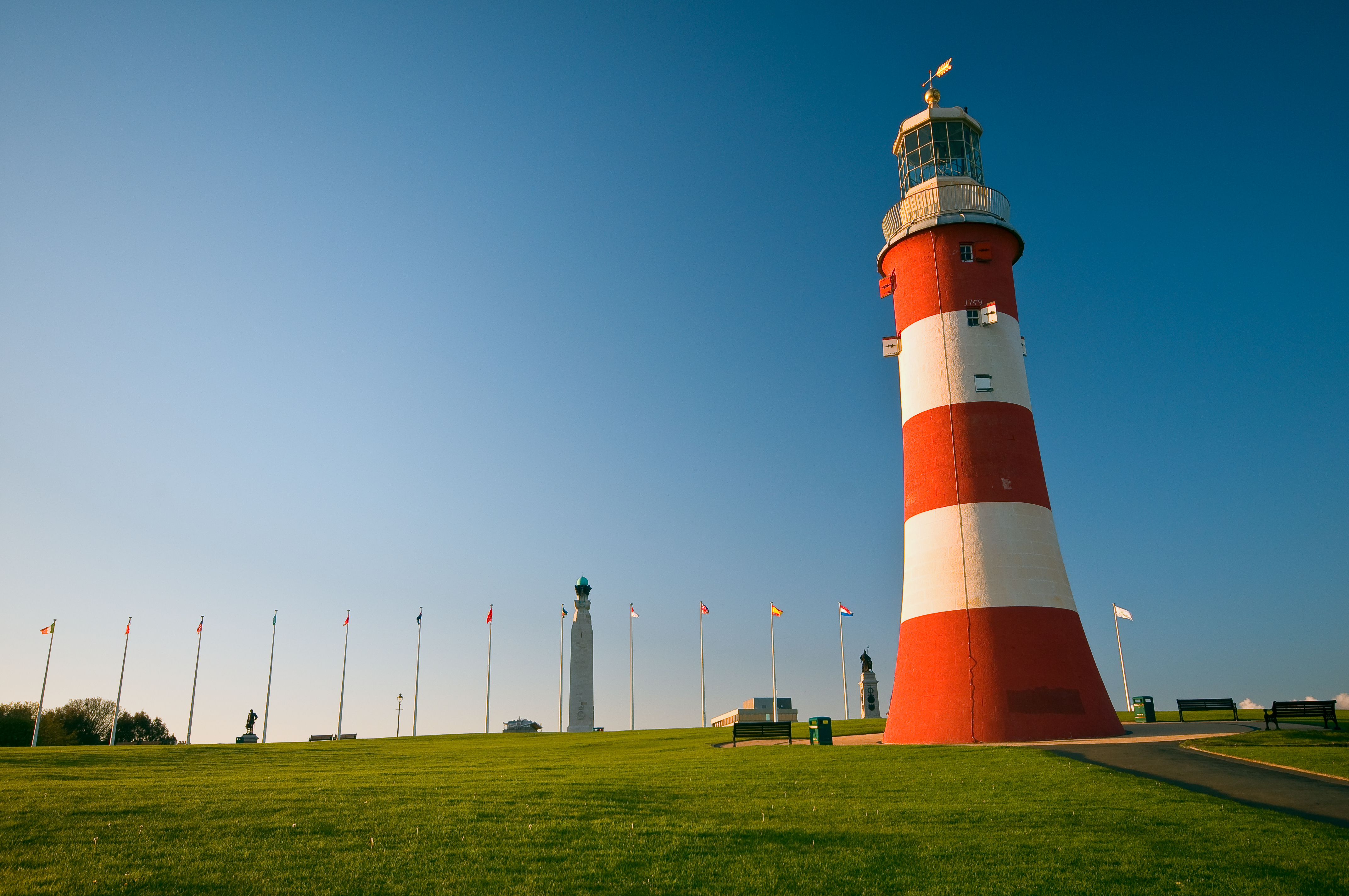 Ein weiter Blick auf den Smeatons Tower in Plymouth, Devon