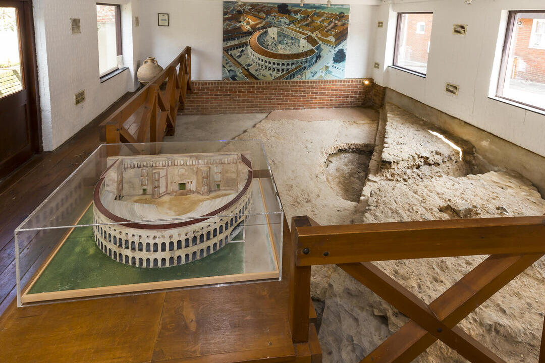 A display of Roman ruins in Colchester, part of the Colchester City Tour