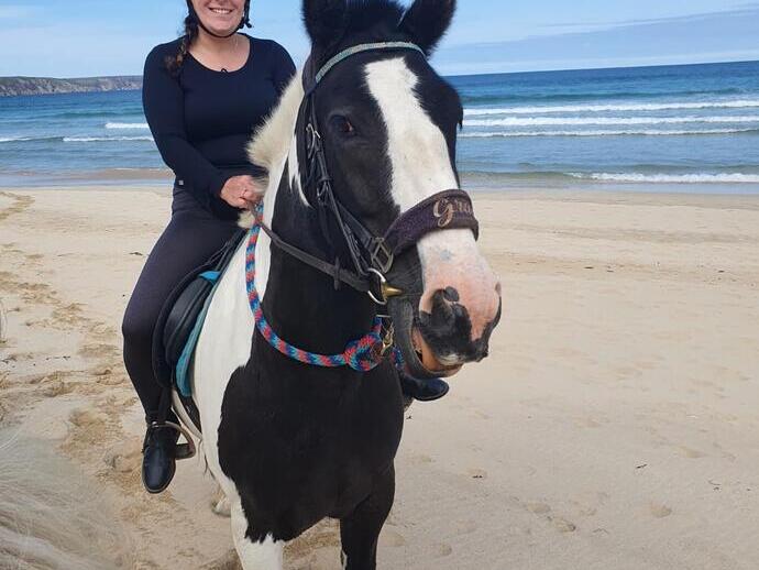 Traigh Mhor Pony Trekking