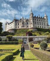 Blick von unten auf Dunrobin Castle, Schottland
