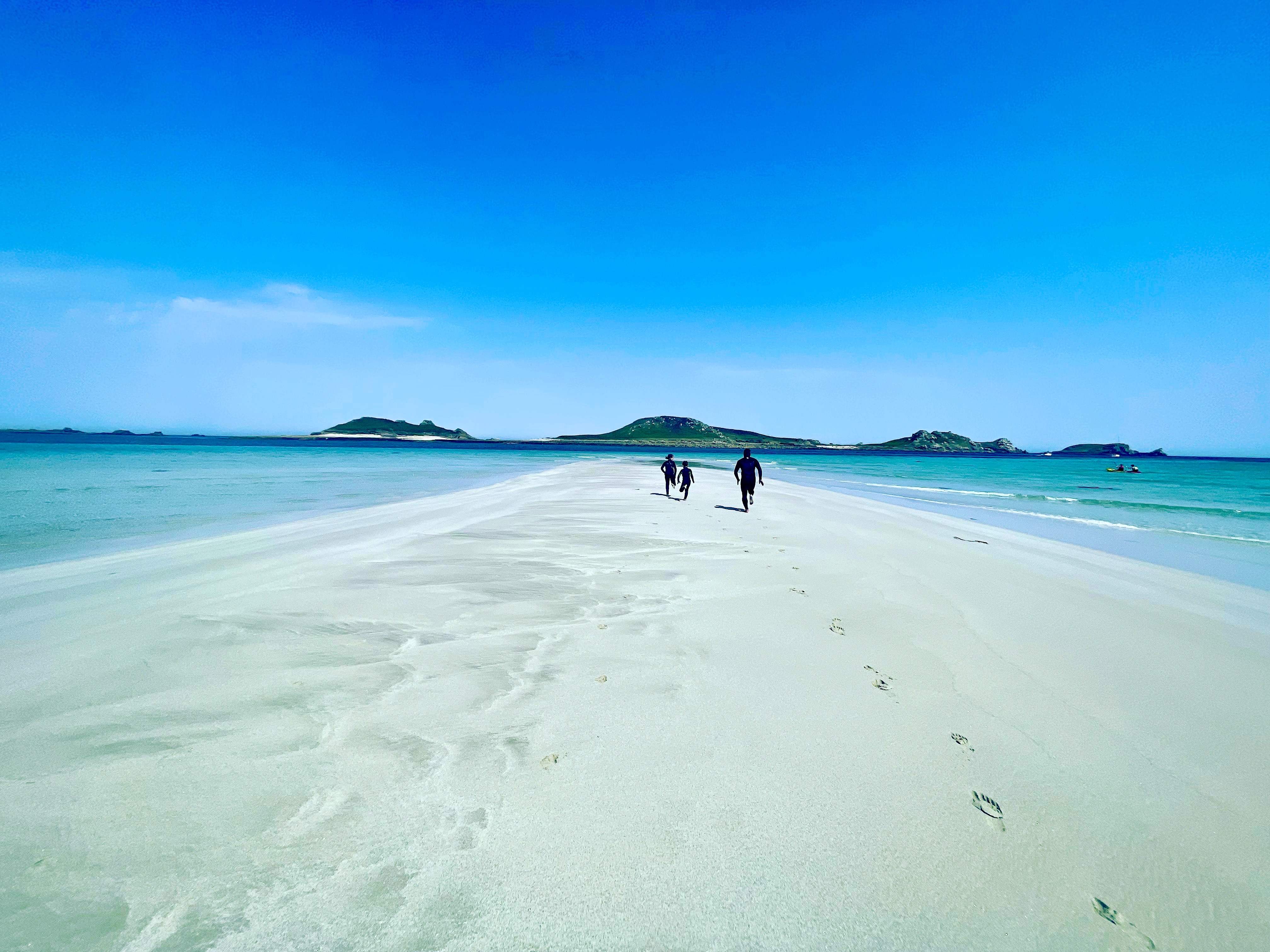 Menschen am Strand, Scilly-Inseln