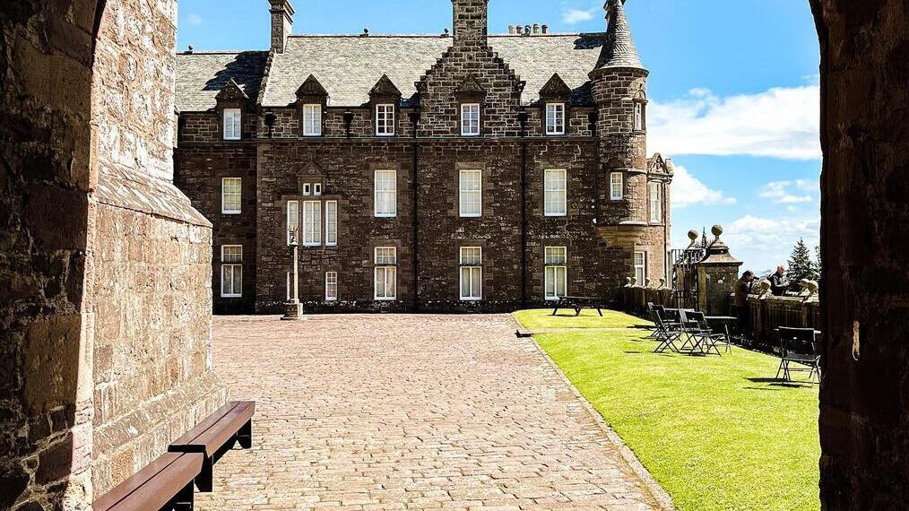 Drummond Castle Gardens