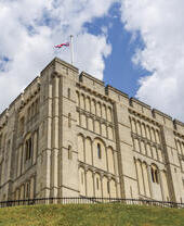 Une vue plongeante sur le château de Norwich
