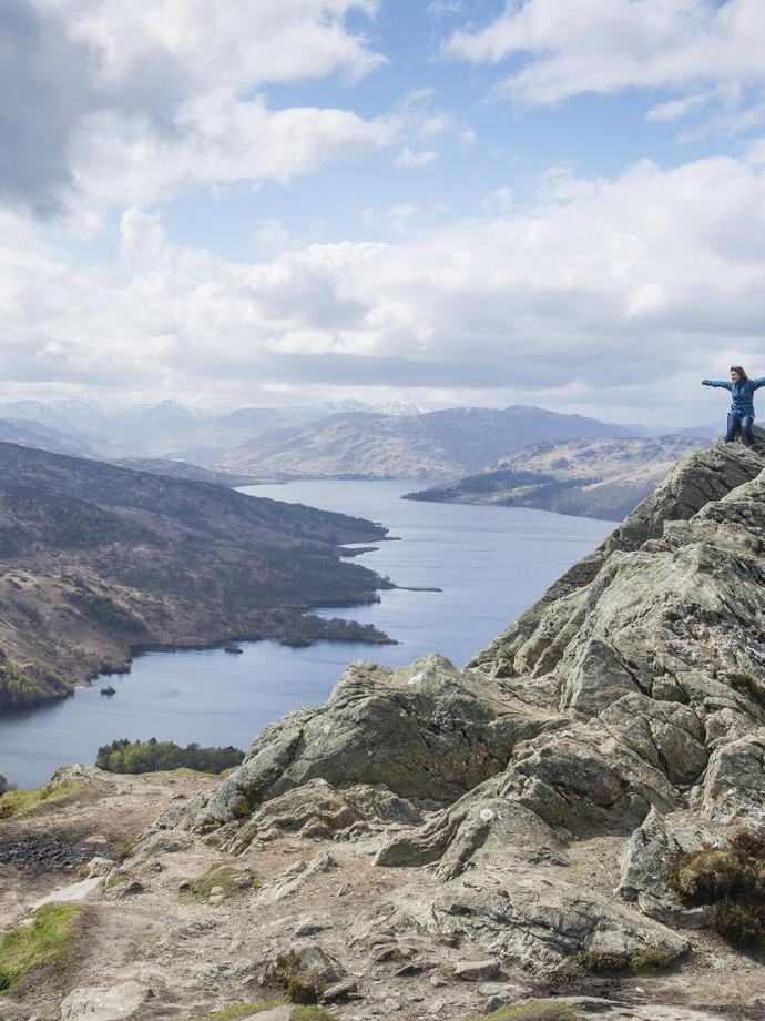 Le Loch Katrine vu depuis le sommet du Ben A'an dans les Trossachs