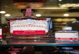 Crucero con ginebra de la Destilería Shakespeare